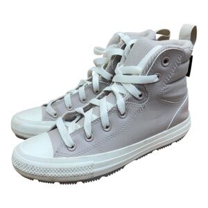 Conversa women size  7.5 High-Top Sneakers in Gray and White